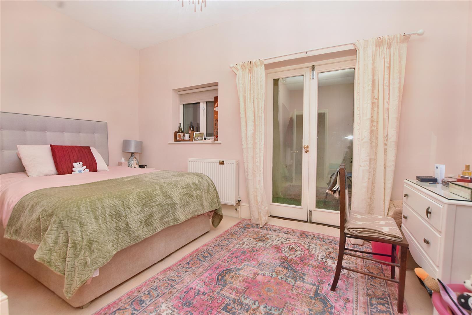 Property Details for Chatsworth Gardens, Eastbourne Town Property